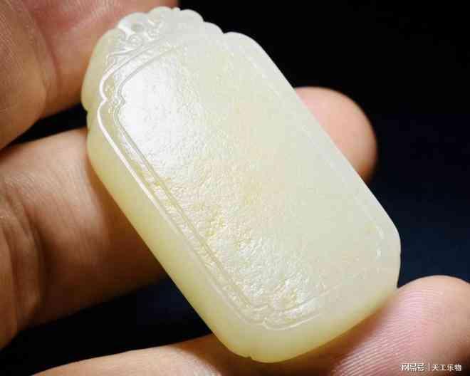 和田玉黄口料怎么看真假,和田玉黄口料真假辨识指南